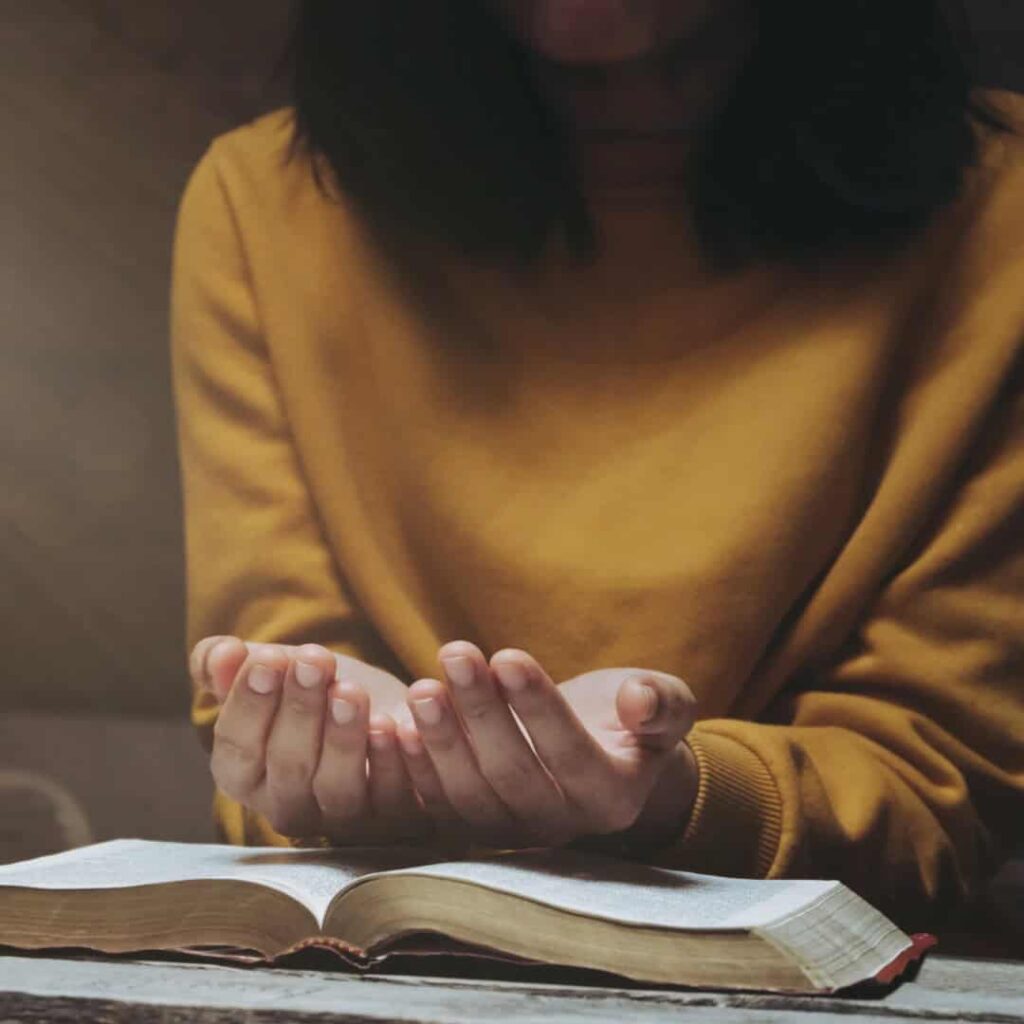 7 Benefits Of Prayer And Fasting For Single Moms