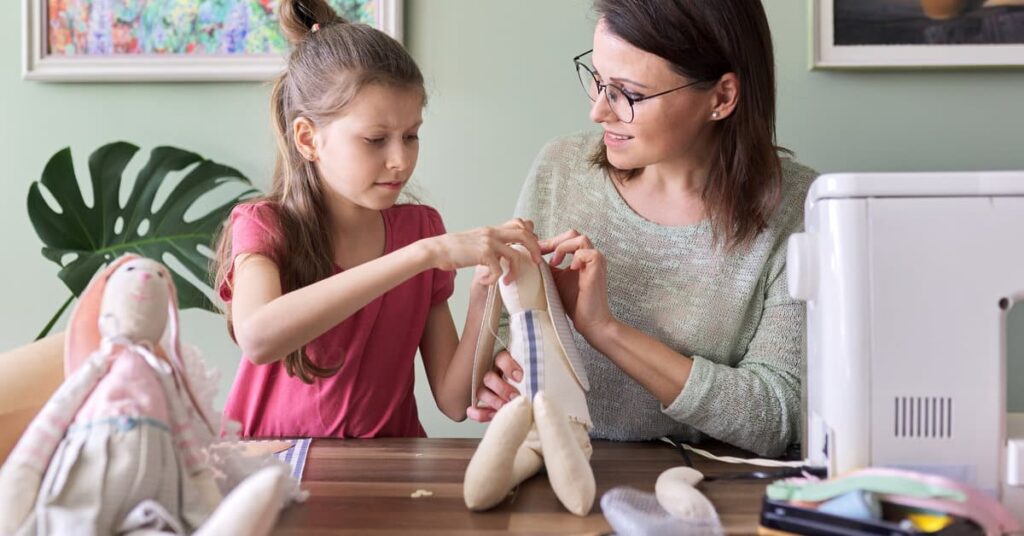 52 Easy Cricut Projects to Make and Sell (Craft Ideas)